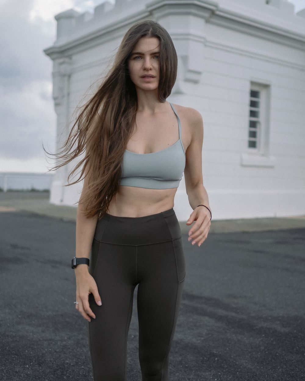Contour high-rise legging worn on a morning session